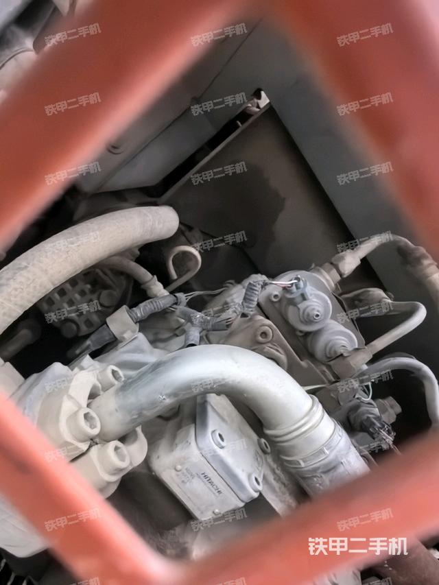 液壓泵斜45?右（大件艙室）