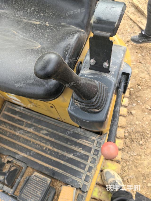 座椅左側(cè)控制臺(tái)/音響/含左手柄（駕駛室部分）