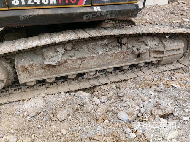 左側(cè)履帶整體?(行走機(jī)構(gòu)) 左側(cè)履帶整體?(行走機(jī)構(gòu))