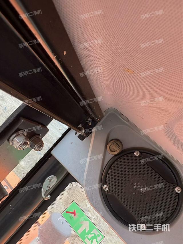 座椅左側(cè)控制臺(tái)/音響/含左手柄（駕駛室部分）