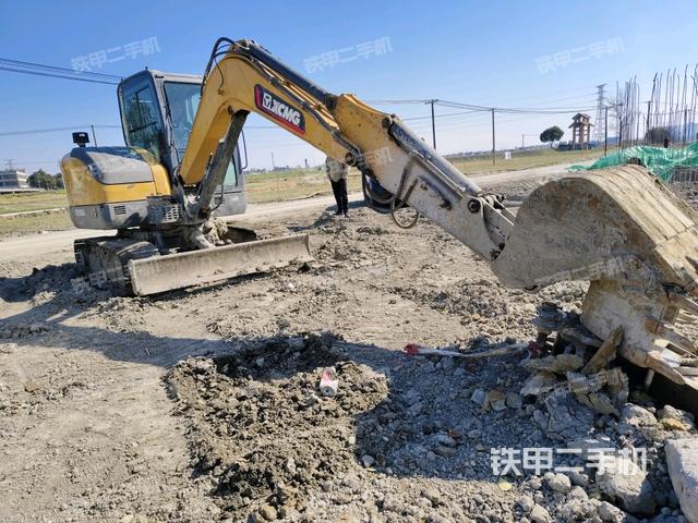 右前45(整機(jī)外觀) 右前45(整機(jī)外觀)
