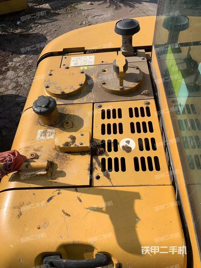 回轉(zhuǎn)馬達和主控閥（整機外觀）