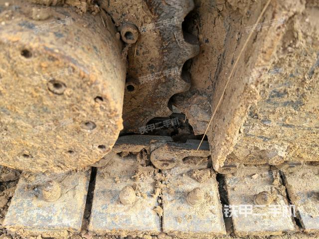 左驅(qū)動(dòng)輪（行走機(jī)構(gòu)）