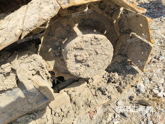 右驅(qū)動輪（行走機構(gòu)）