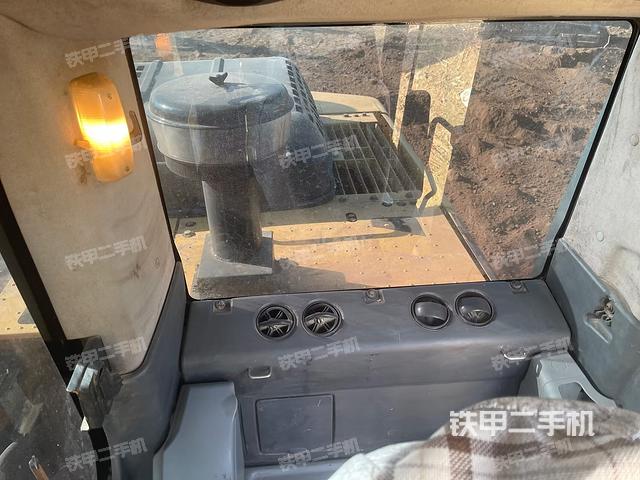 駕駛室頂部（整機(jī)外觀）