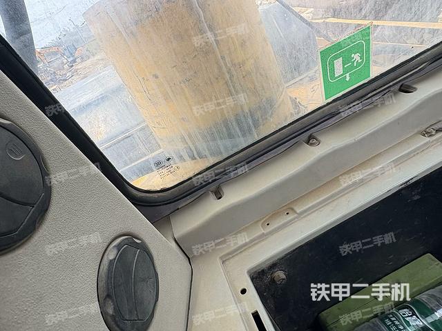 駕駛室左前45度(駕駛室部分) 駕駛室左前45度(駕駛室部分)