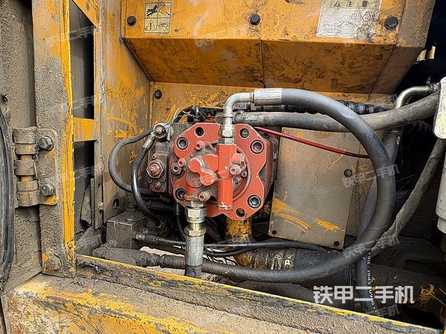 液壓泵斜45?左(大件艙室) 液壓泵斜45?左(大件艙室)