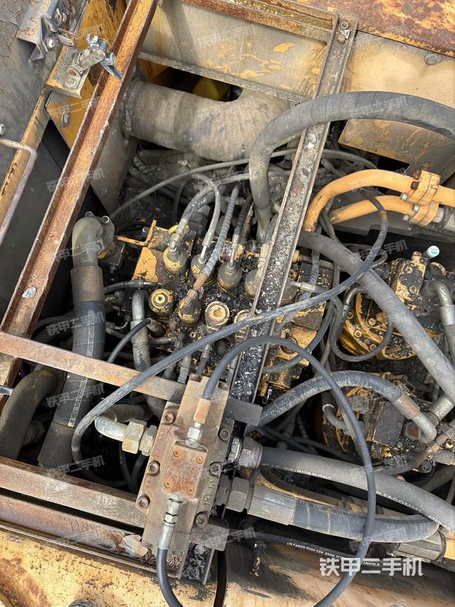 駕駛室頂部俯視（上車部件）