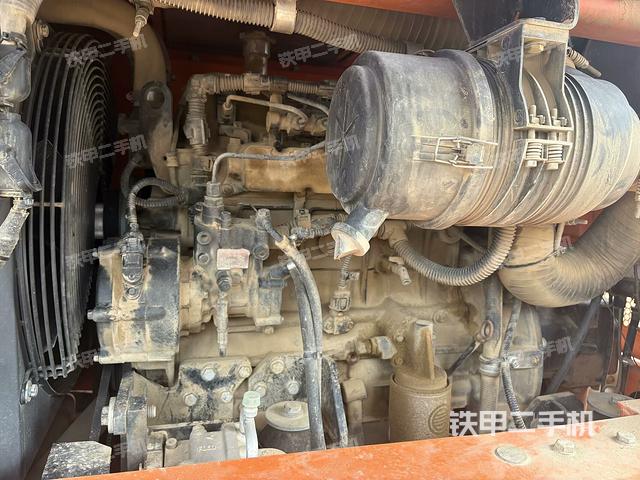 發(fā)動(dòng)機(jī)室（上車(chē)部件）