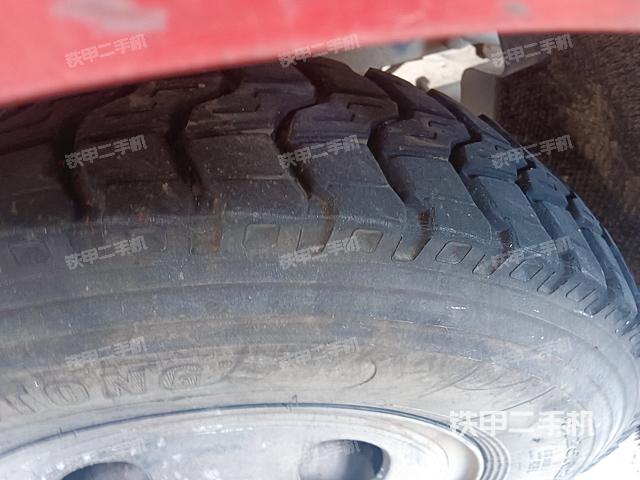 整機(jī)右側(cè)(設(shè)備外觀及核心部件) 整機(jī)右側(cè)(設(shè)備外觀及核心部件)