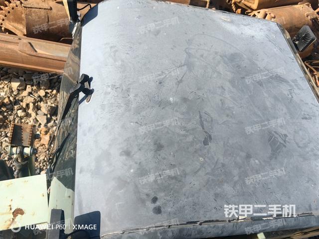 駕駛室頂部(整機外觀) 駕駛室頂部(整機外觀)