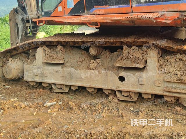 單側履帶整體(整機外觀) 單側履帶整體(整機外觀)