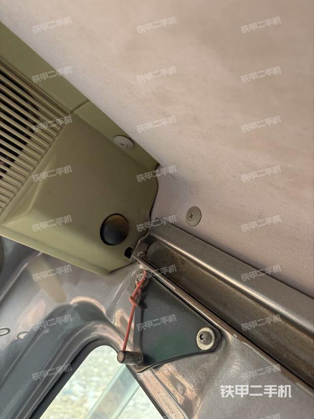 座椅后部（駕駛室部分）