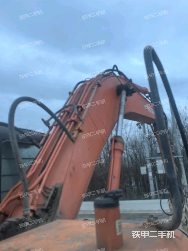 大臂背部俯視（工作和回轉(zhuǎn)裝置）