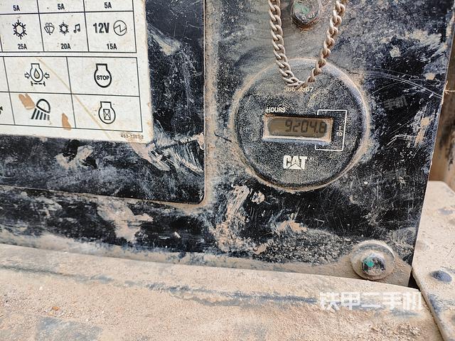 驾驶室顶部（整机外观）