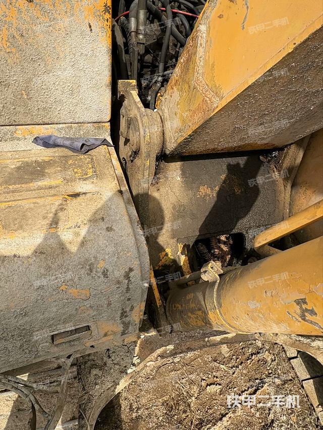 小臂整體右前(工作和回轉(zhuǎn)裝置) 小臂整體右前(工作和回轉(zhuǎn)裝置)