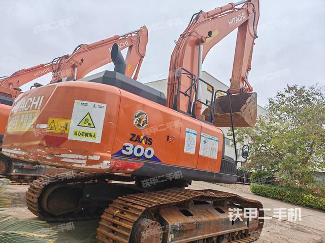 整機右后45°（整機外觀）