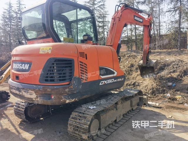 整機(jī)右后45°(整機(jī)外觀) 整機(jī)右后45°(整機(jī)外觀)