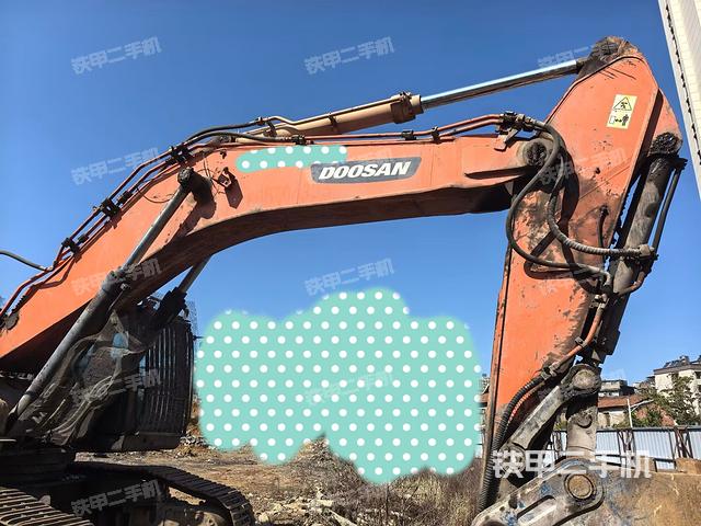 大臂整體?右側(cè)(工作和回轉(zhuǎn)裝置) 大臂整體?右側(cè)(工作和回轉(zhuǎn)裝置)