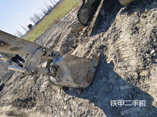鏟斗45度(工作和回轉(zhuǎn)裝置) 鏟斗45度(工作和回轉(zhuǎn)裝置)