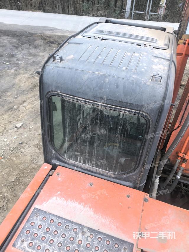 駕駛室頂部俯視（上車部件）