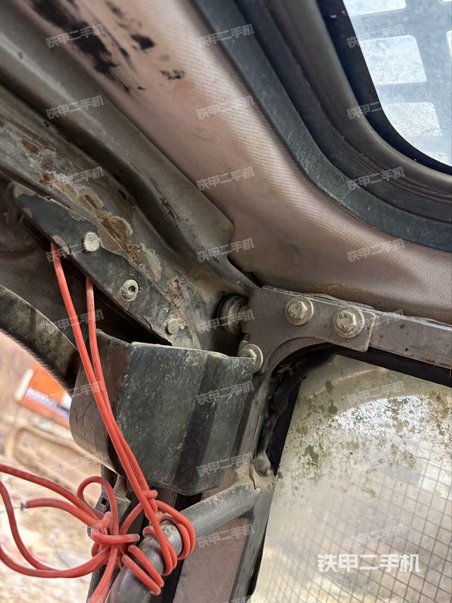 駕駛室左后45度（駕駛室部分）