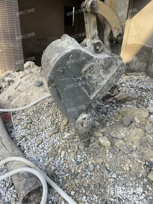 鏟斗右后整體（工作和回轉(zhuǎn)裝置）