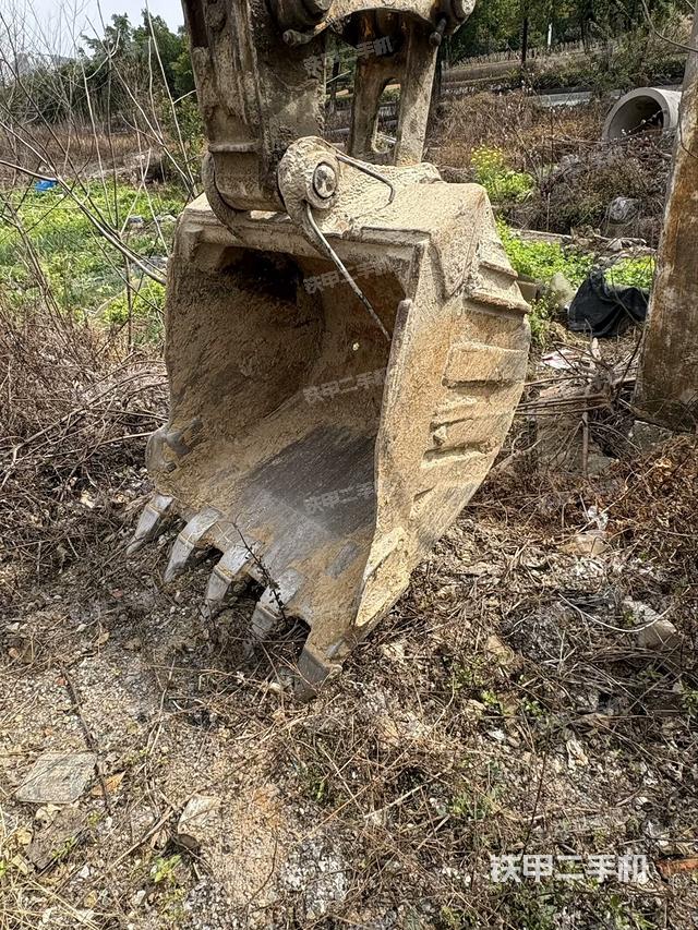 小臂整體左后(工作和回轉(zhuǎn)裝置) 小臂整體左后(工作和回轉(zhuǎn)裝置)