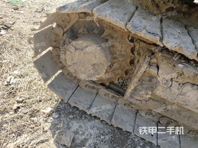 左驅(qū)動輪（行走機構(gòu)）