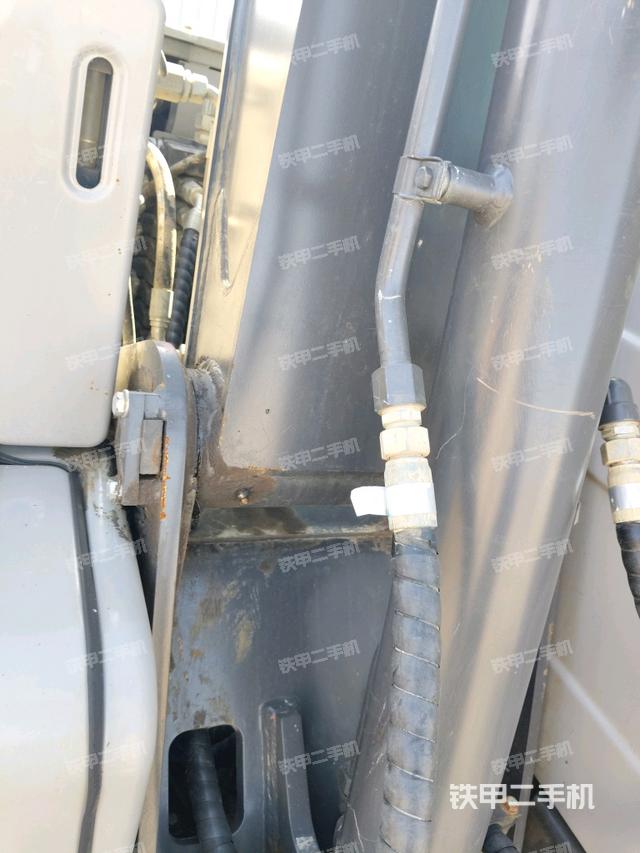 大臂根部?斜（工作和回轉(zhuǎn)裝置）