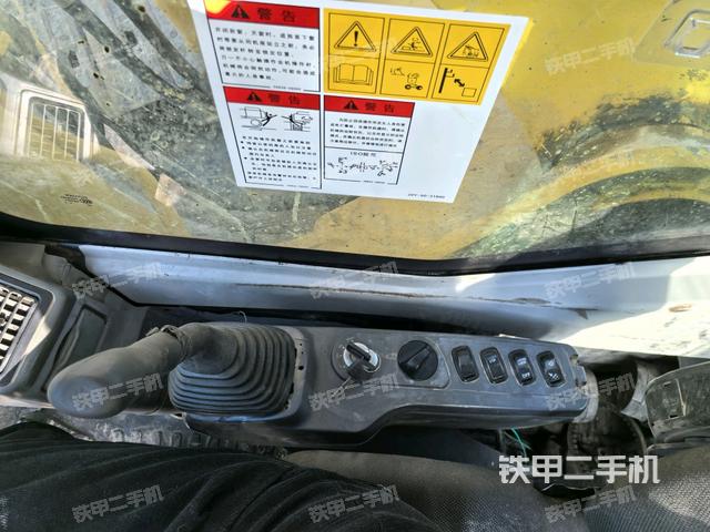 座椅右側(cè)控制臺/鑰匙門/油門/含右手柄（駕駛室部分）