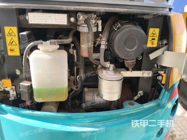 發(fā)動(dòng)機(jī)室（上車部件）