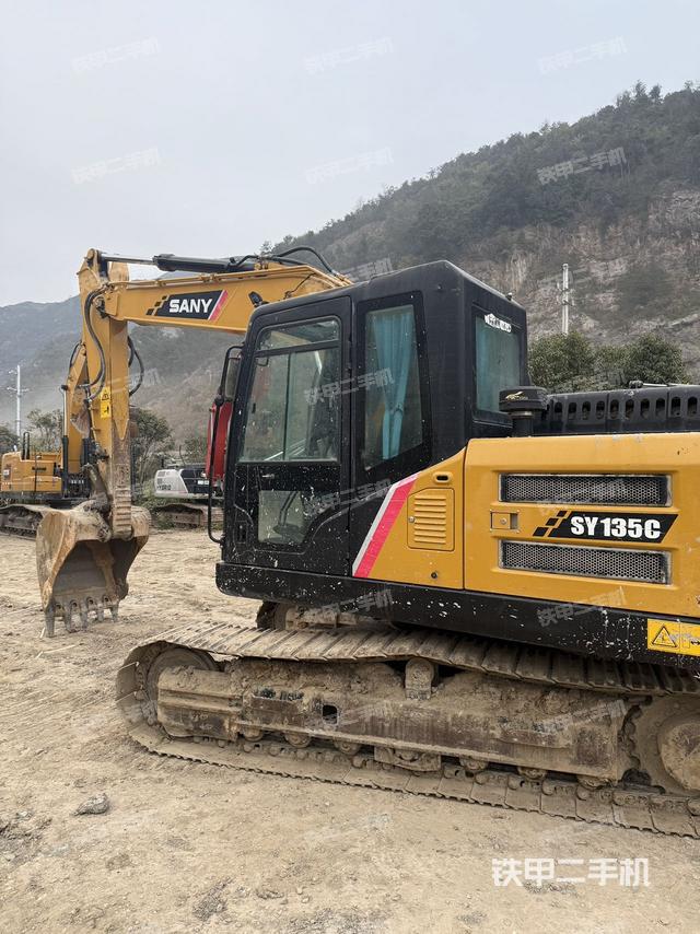 整機(jī)右后45°(整機(jī)外觀) 整機(jī)右后45°(整機(jī)外觀)