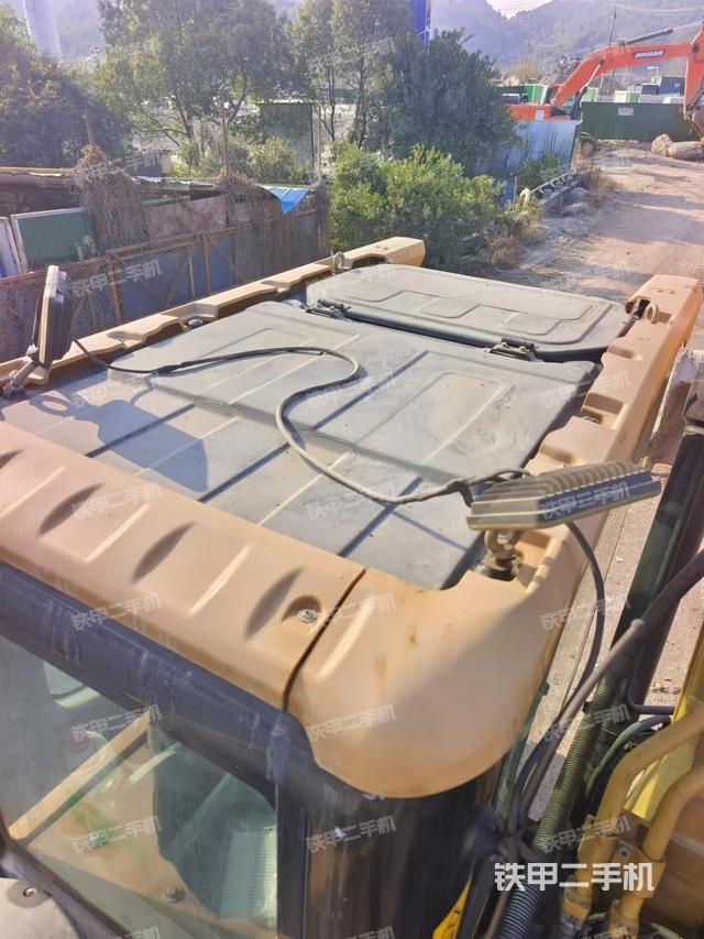 駕駛室頂部（整機(jī)外觀）