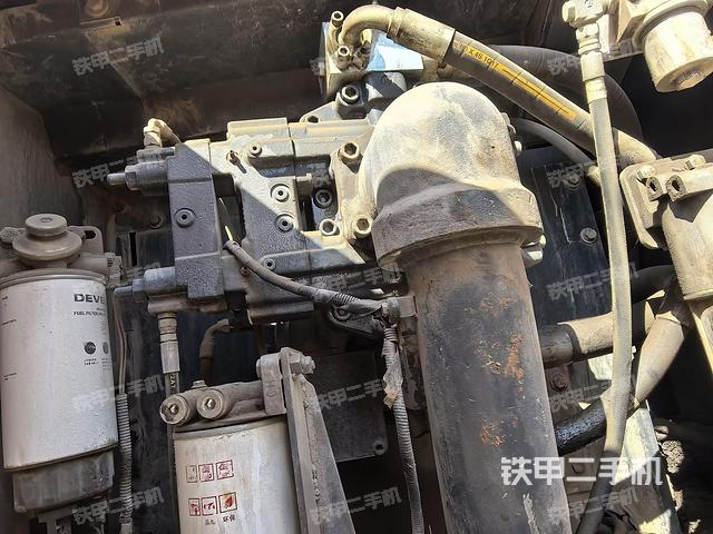 液壓泵斜45?左(大件艙室) 液壓泵斜45?左(大件艙室)