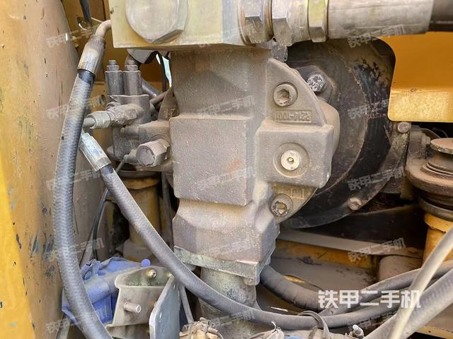 液壓泵艙室正面整體(整機(jī)外觀) 液壓泵艙室正面整體(整機(jī)外觀)