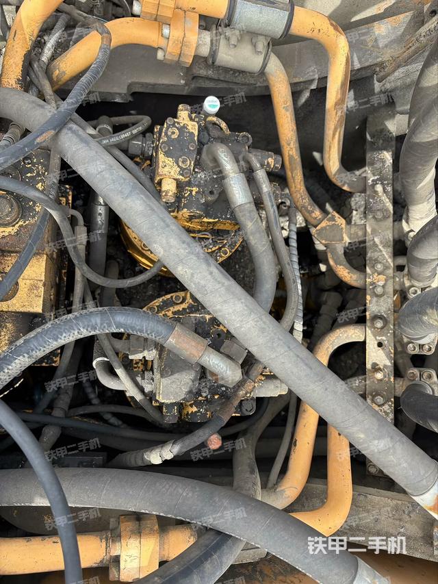 回轉(zhuǎn)馬達(dá)（上車部件）