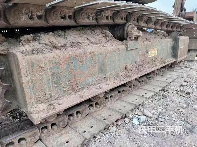 回转马达和主控阀（整机外观）