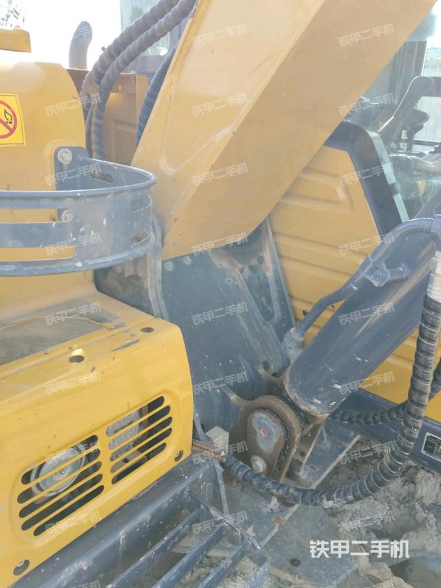 大臂根部?斜（工作和回轉(zhuǎn)裝置）