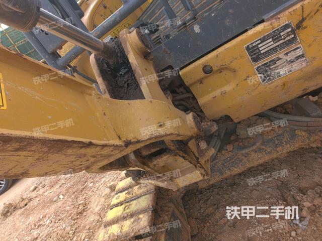 大臂根部?斜（工作和回轉(zhuǎn)裝置）