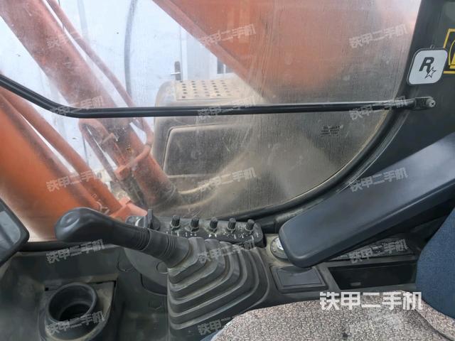 座椅右側(cè)控制臺/鑰匙門/油門/含右手柄（駕駛室部分）