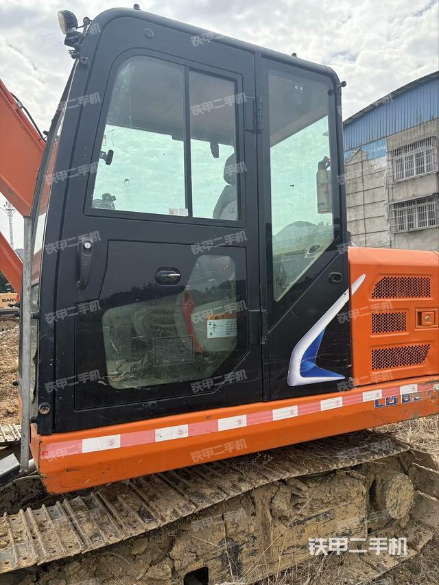 ?駕駛室正側(cè)（駕駛室部分）