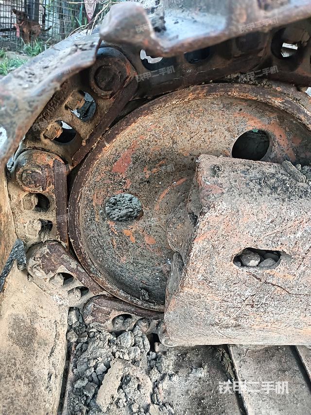 駕駛室整體(整機外觀) 駕駛室整體(整機外觀)