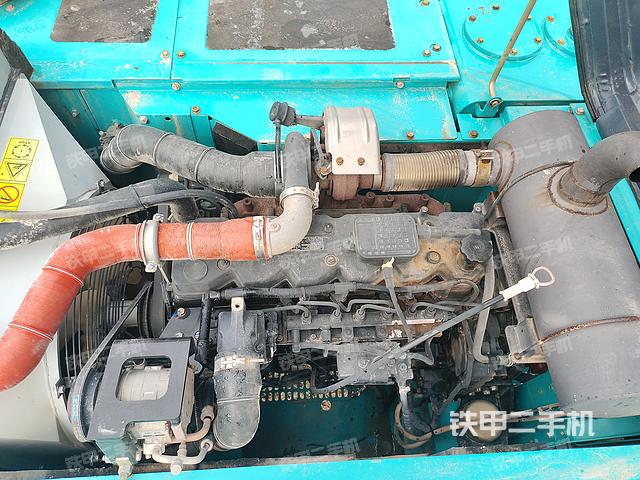 發(fā)動(dòng)機(jī)整體俯視（整機(jī)外觀）