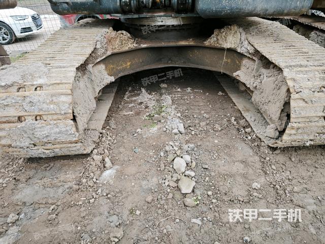 轉(zhuǎn)盤和下車架正前（工作和回轉(zhuǎn)裝置）