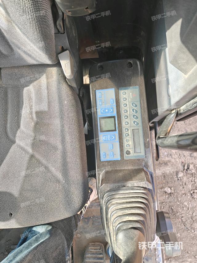 座椅左側(cè)控制臺(tái)/音響/含左手柄（駕駛室部分）