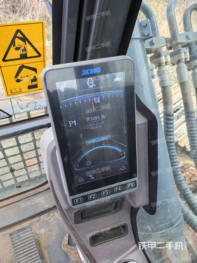駕駛室整體(整機外觀) 駕駛室整體(整機外觀)