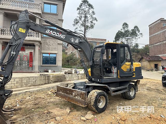 单侧履带整体（整机外观）