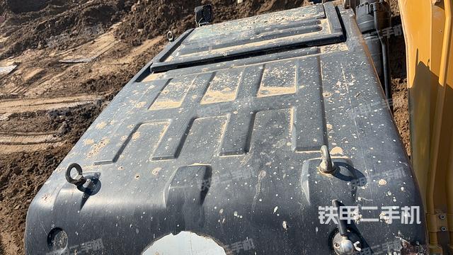 驾驶室顶部（整机外观）