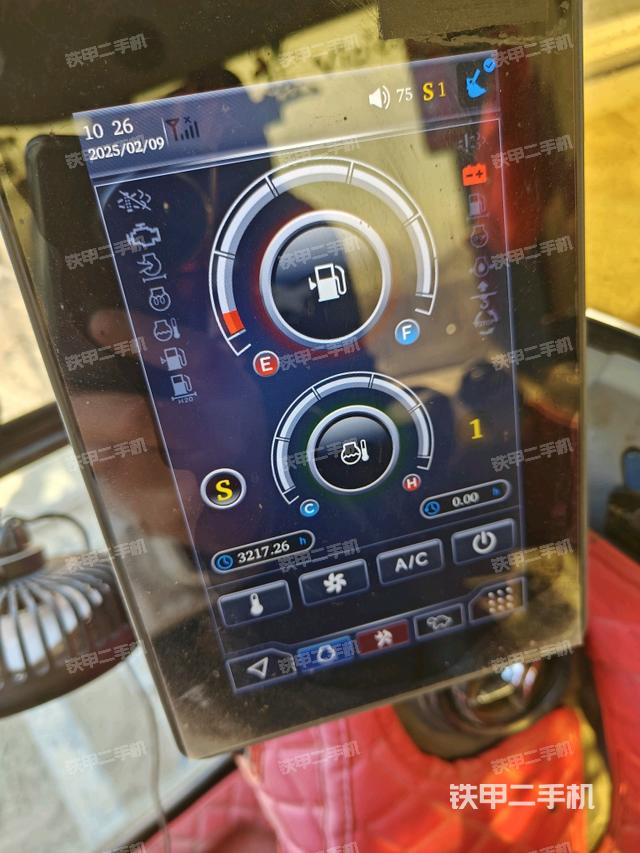 ?駕駛室正側(cè)（駕駛室部分）